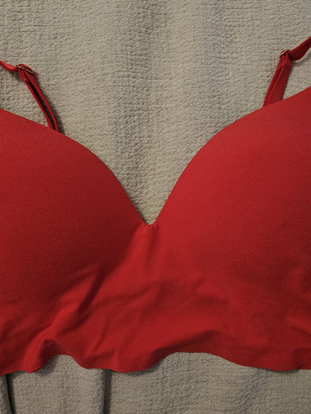 PINK Victoria's Secret Wear Everywhere Wireless Push-Up Bra Red Like New